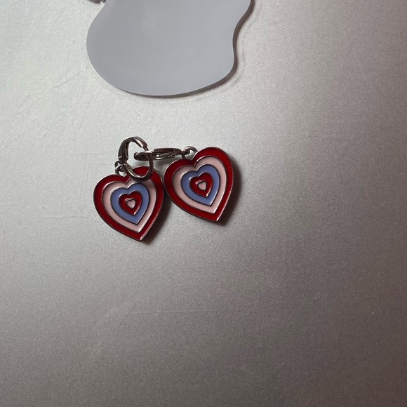 Heart shape earrings - Picture 3 of 3